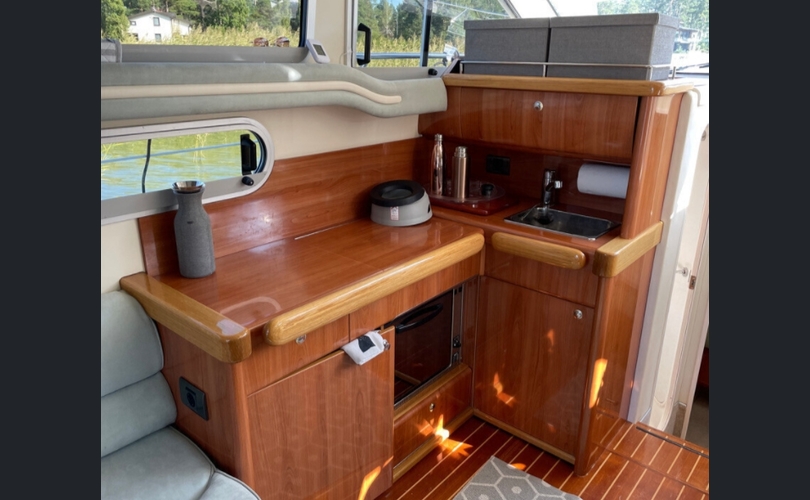 Sealine 33 Flybridge-kuva-6